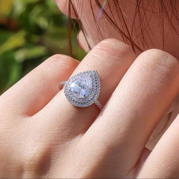 New Pear 925 Sterling Silver Micro Paved Zircon Ring - Picture 3 of 8